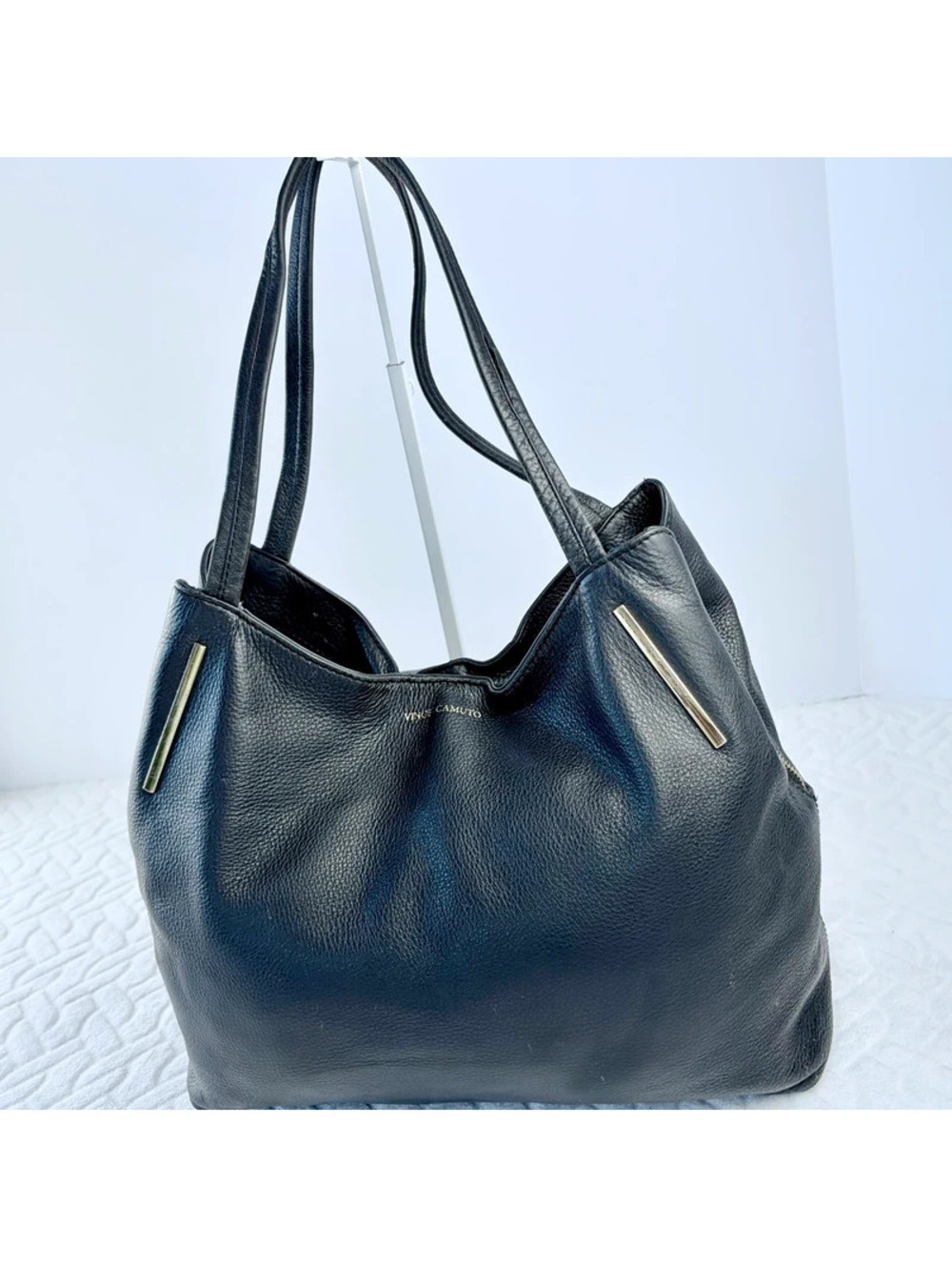 Vince Camuto leather tote Black with Gold hardware Minimalist Classic